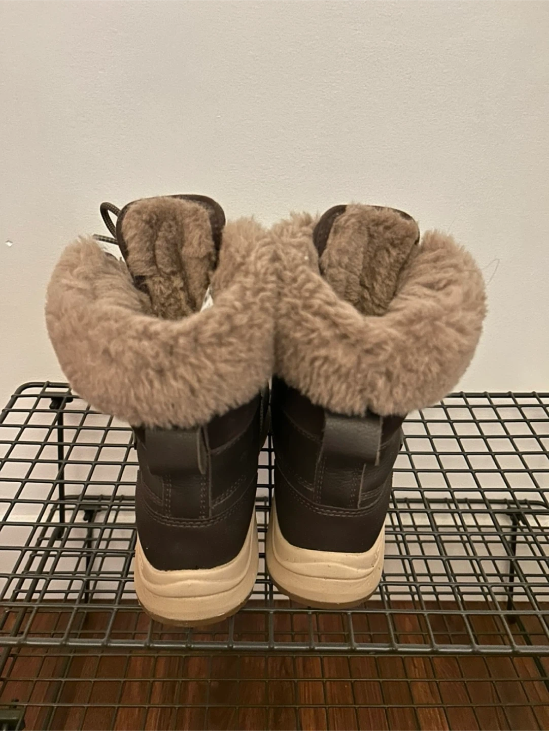 UGG Adirondack III Women's Winter Boots - photo 2