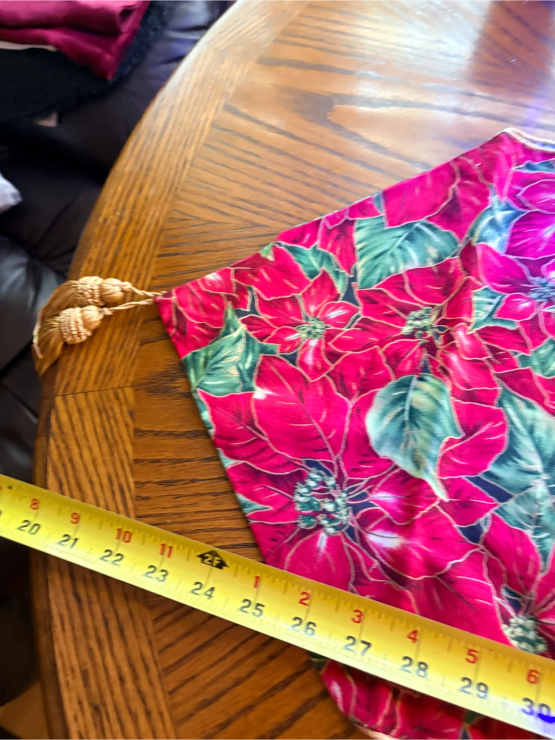 Christmas Poinsettia Table Runner with Tassels - photo 2