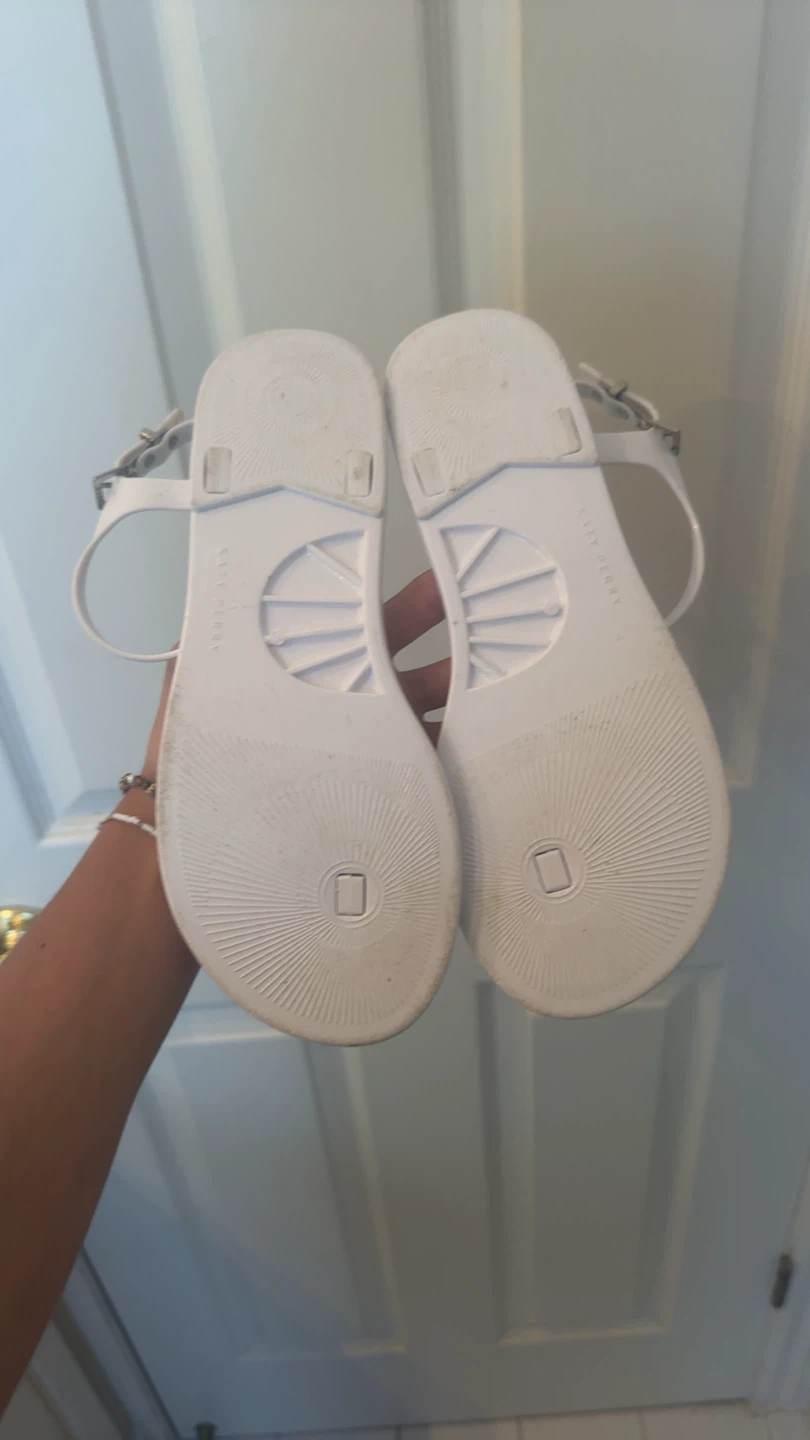 Katy Perry White Daisy Jelly Sandals - photo 2