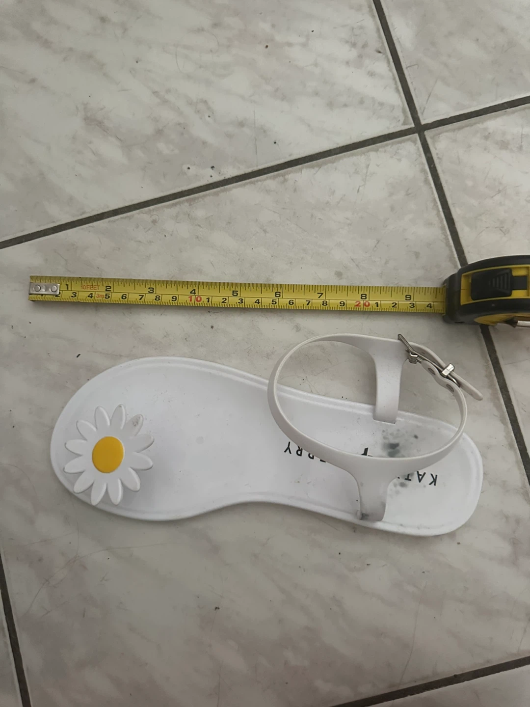 Katy Perry White Daisy Jelly Sandals - photo 3