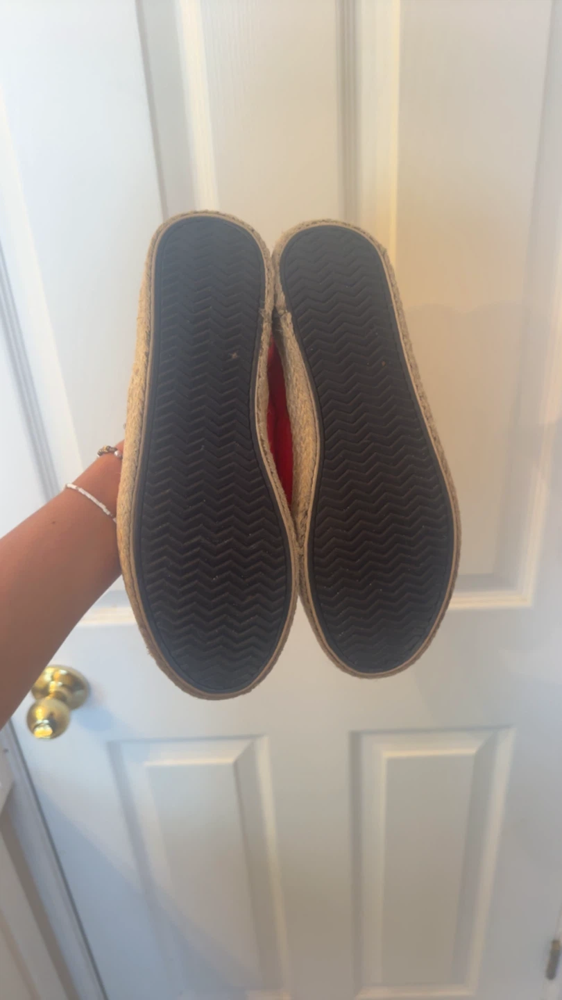 Red Sneakers - photo 2