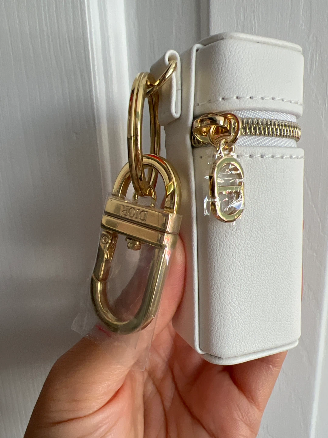 Dior White Leather Pouch with Keychain - photo 4
