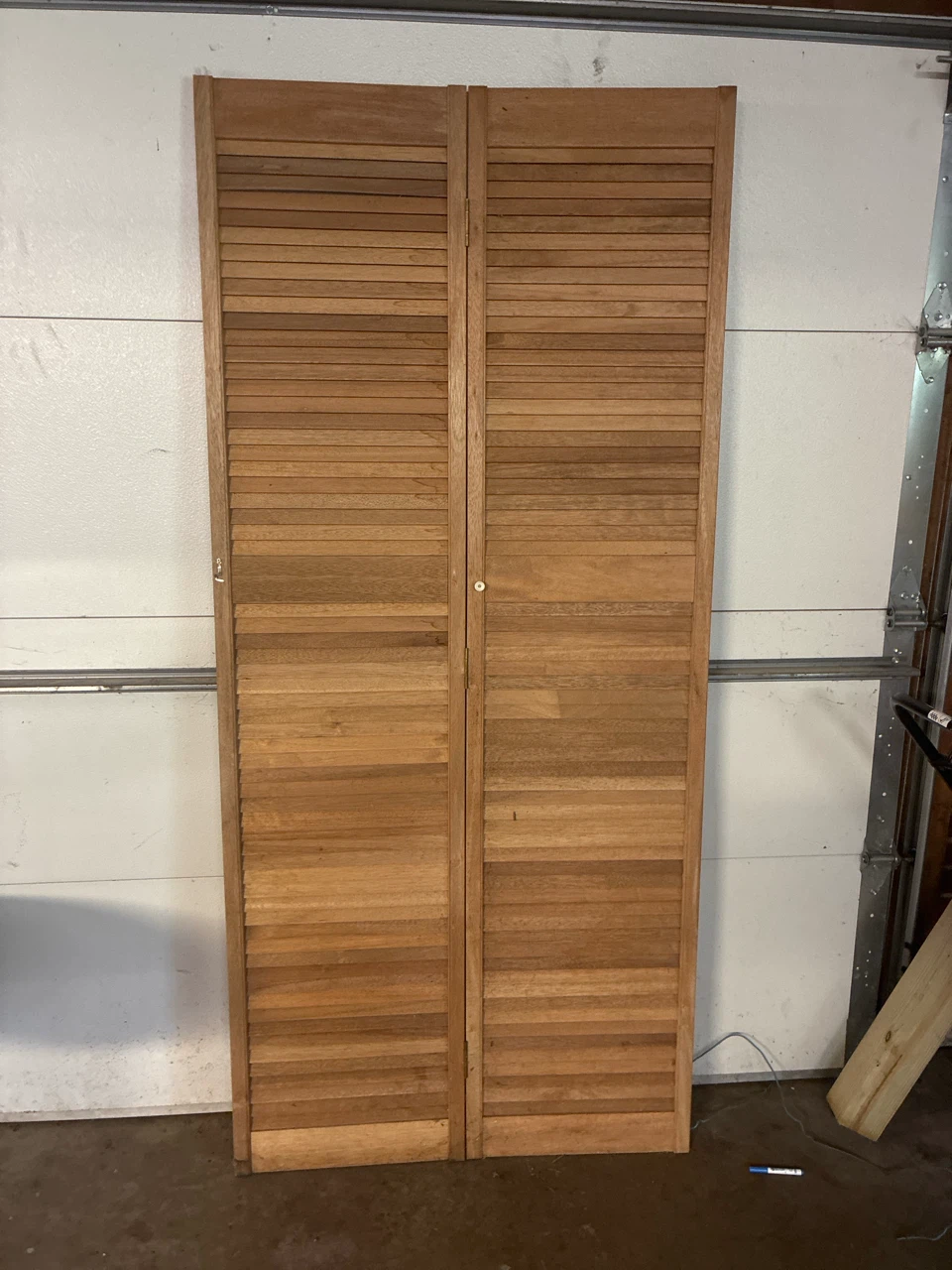 Wooden Bifold Louvered Doors