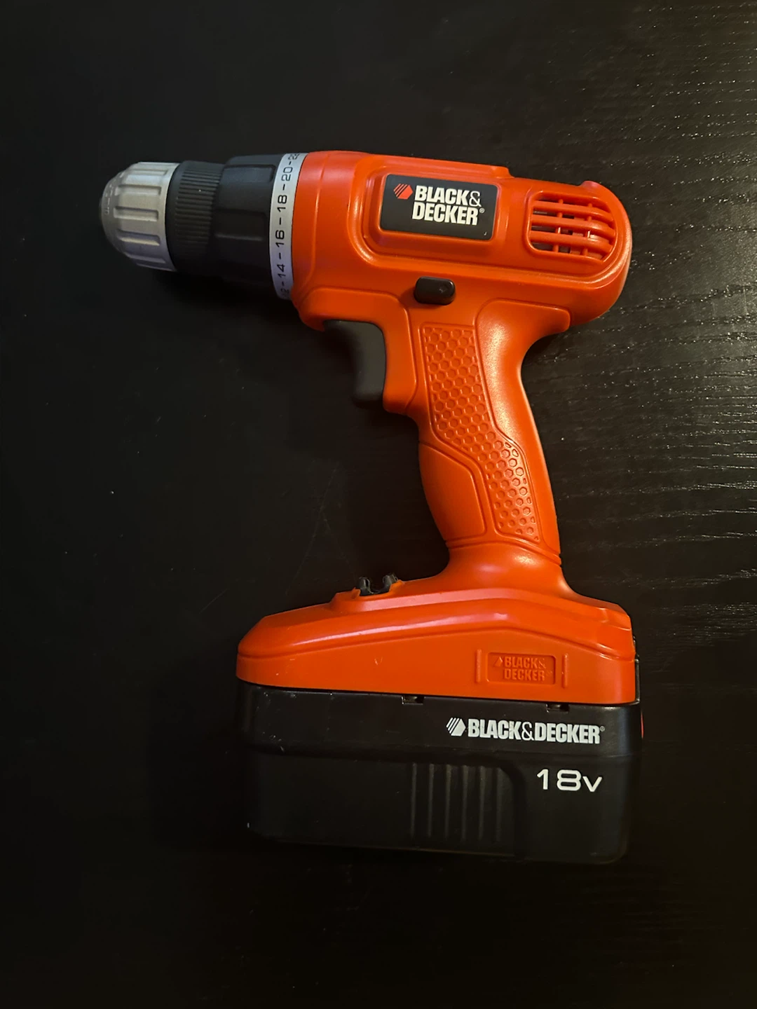 Black & Decker 18V Cordless Drill with Battery and Charger - photo 5