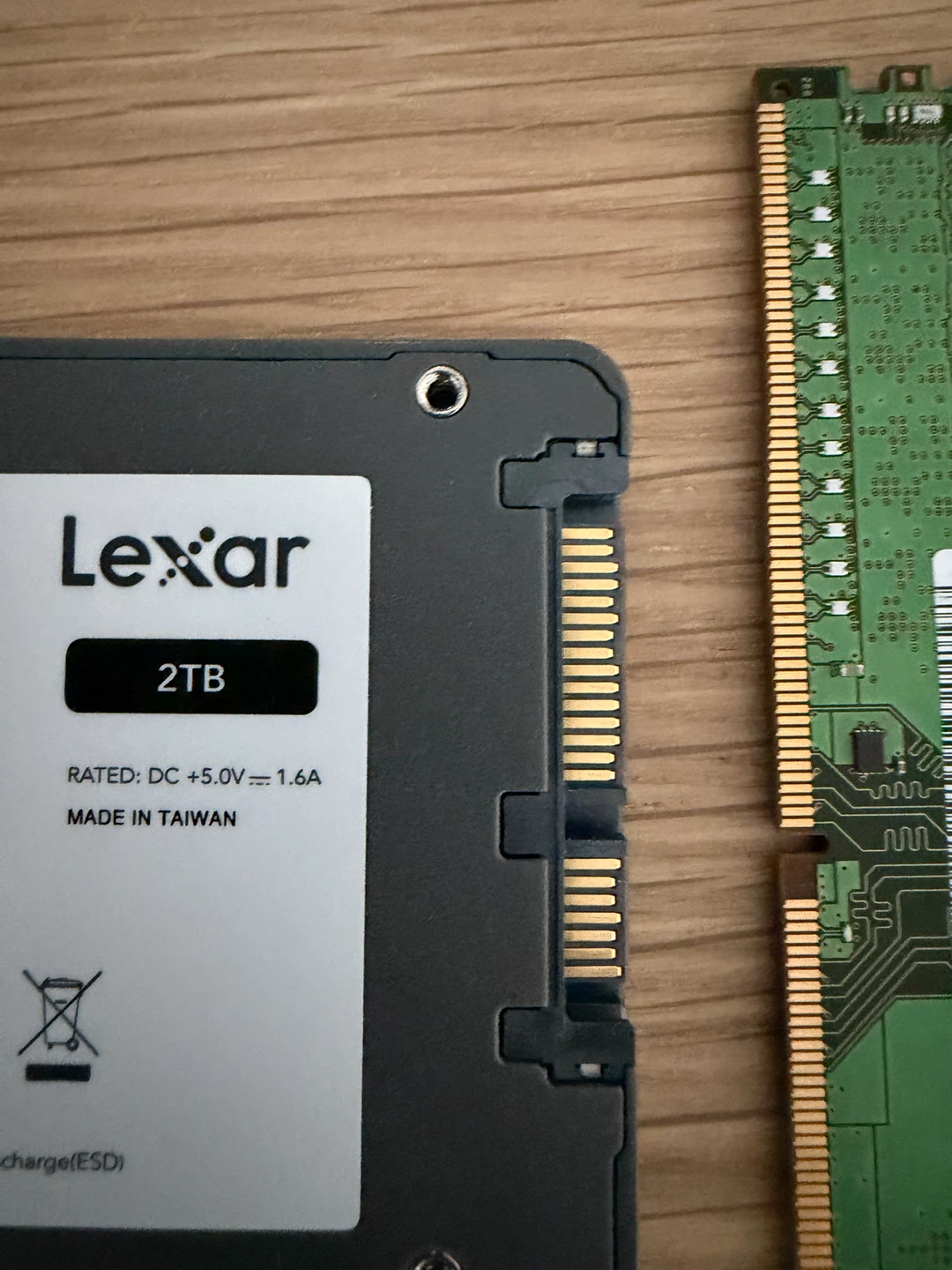 Lexar 2TB NS100 SSD & SK hynix 32GB RAM Kit - photo 2