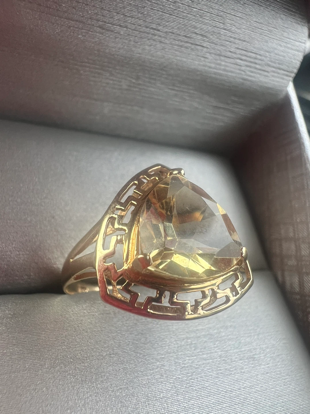 10 k Gold Triangle citrine  Ring - photo 2