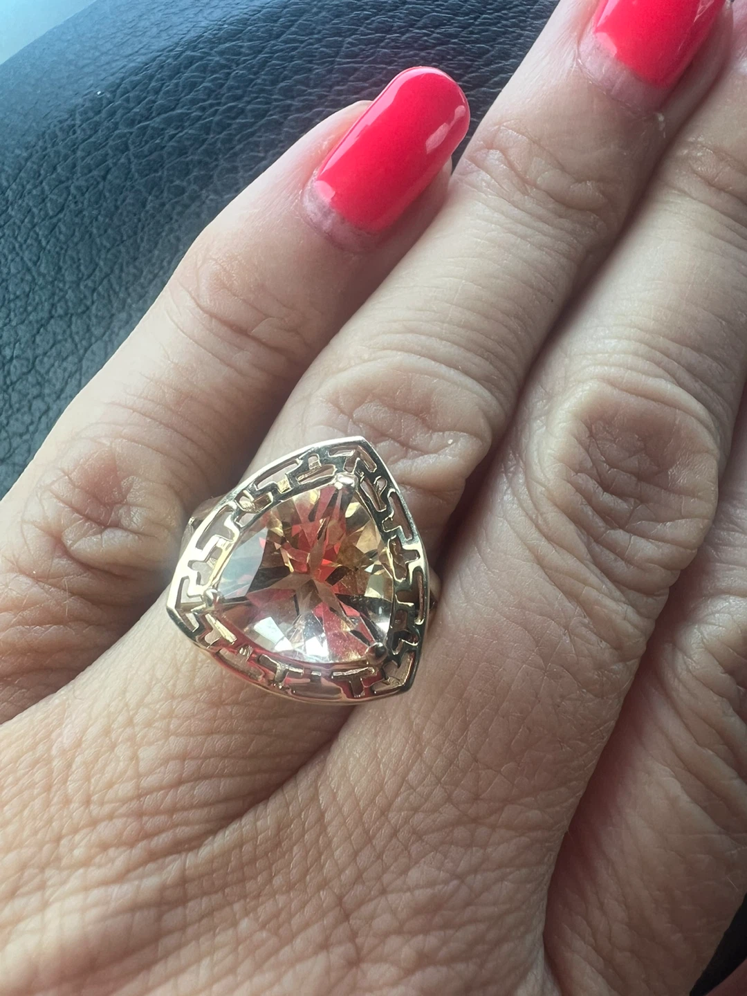 10 k Gold Triangle citrine  Ring - photo 4