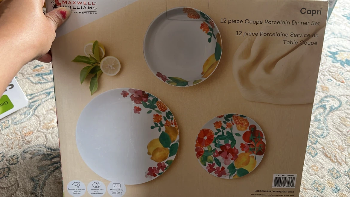 Maxwell Williams Capri 12-piece Porcelain Dinner Set