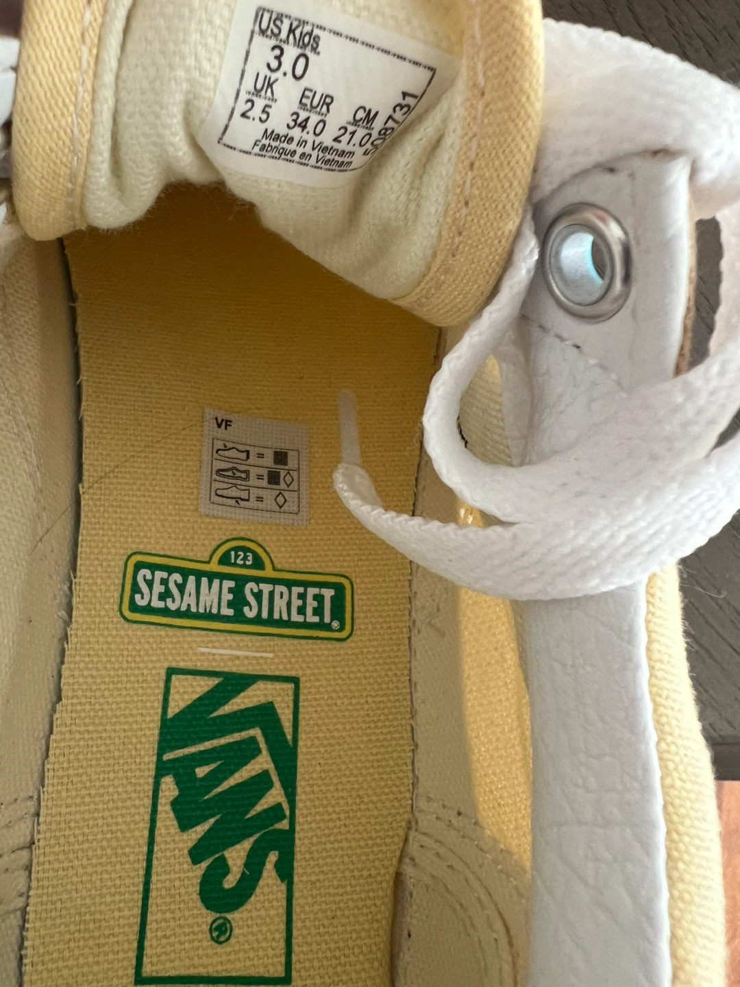 New Vans Kids Old Skool Sesame Street Elmo Sneakers Size 3 - photo 5