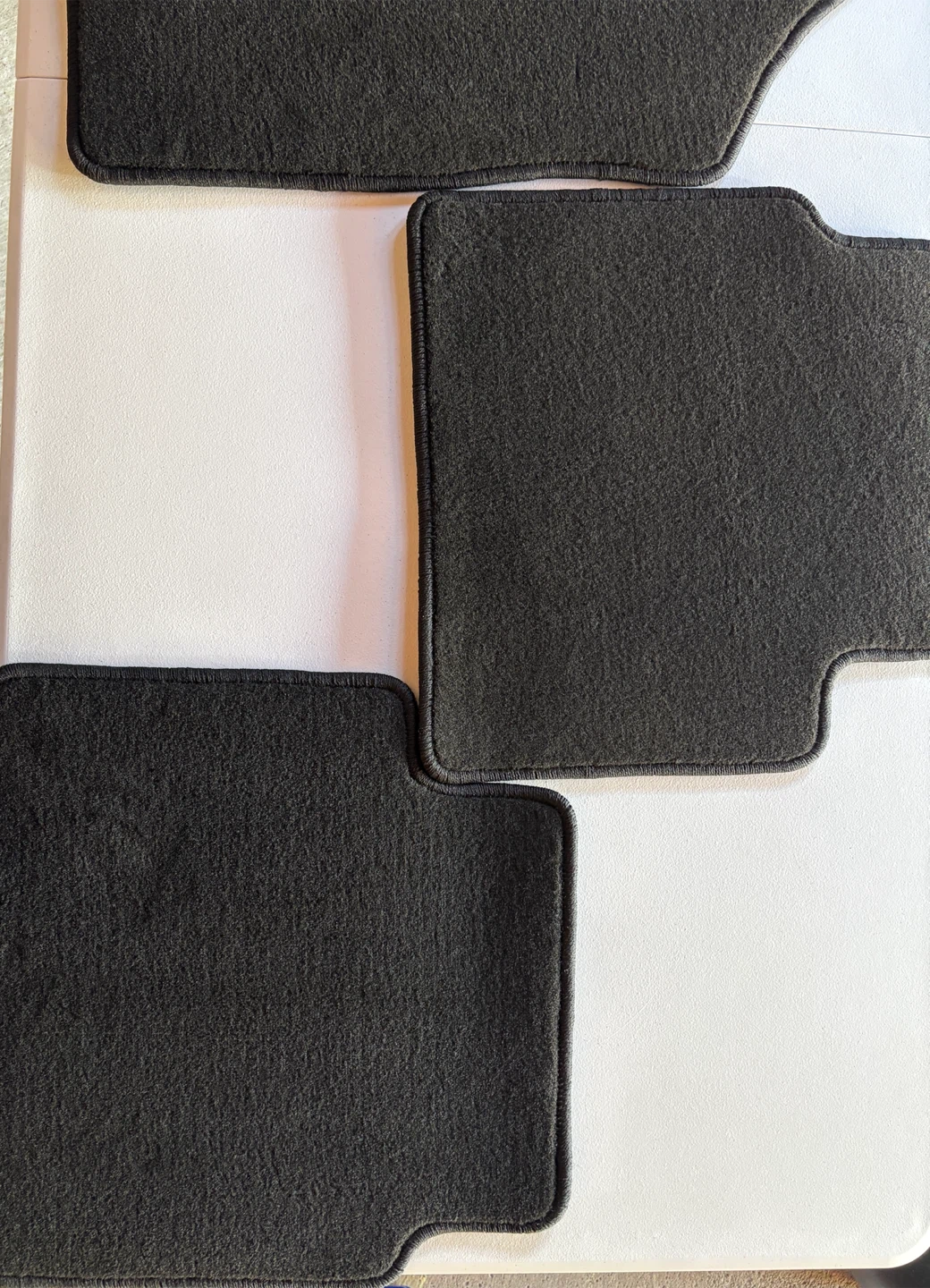Hyundai Kona N-line OEM carpeted floor mats (BEF14-AU100) - photo 4