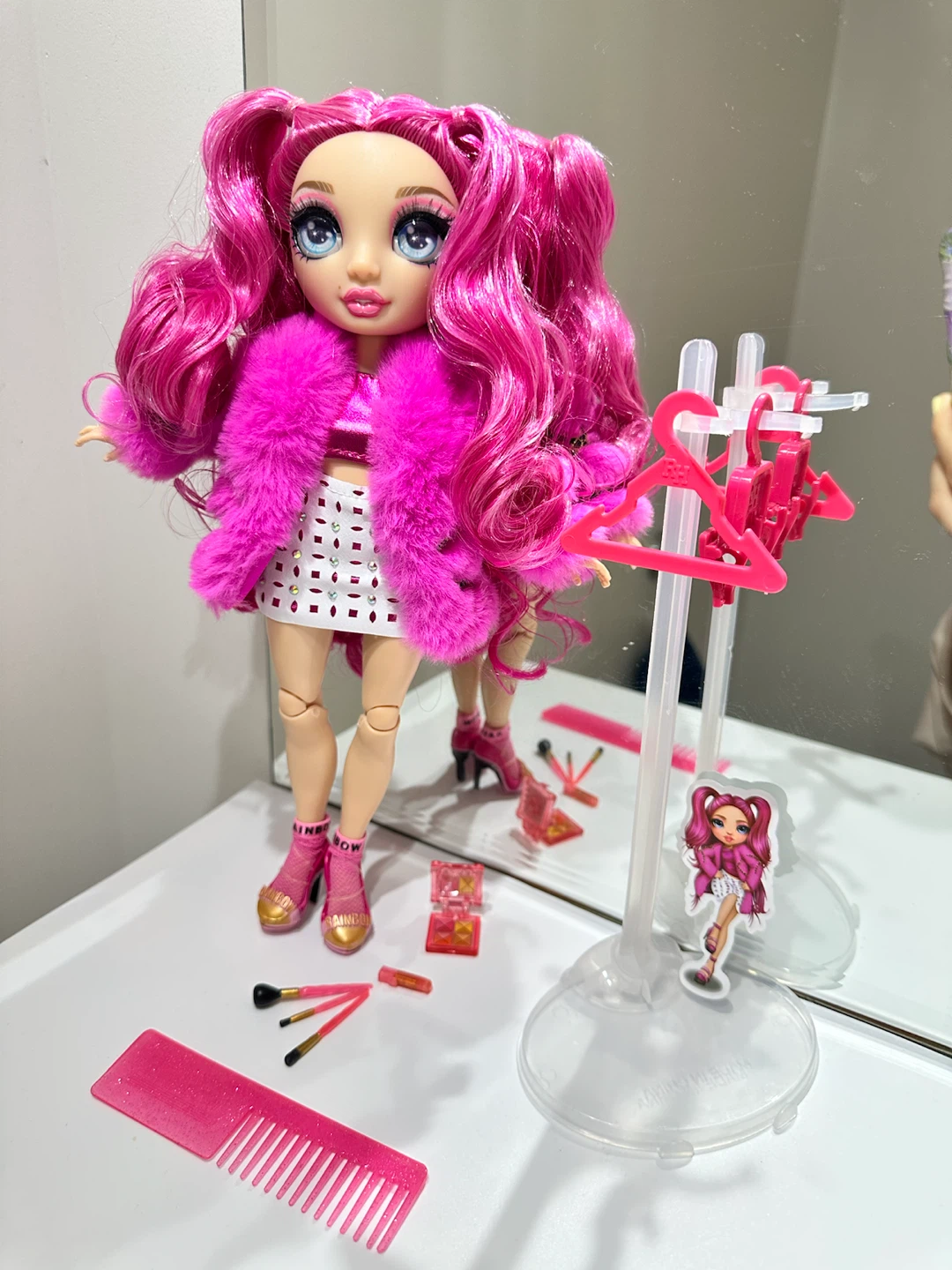 Excellent Like new Rare Rainbow High Stella Monroe doll