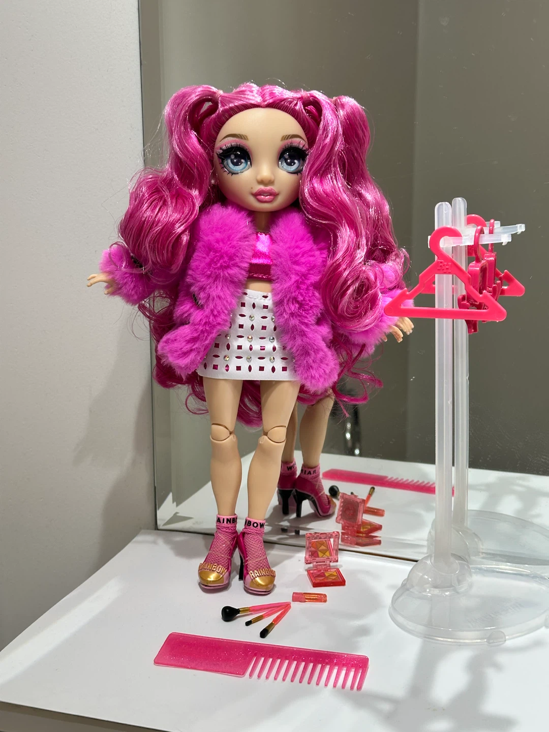 Excellent Like new Rare Rainbow High Stella Monroe doll - photo 4