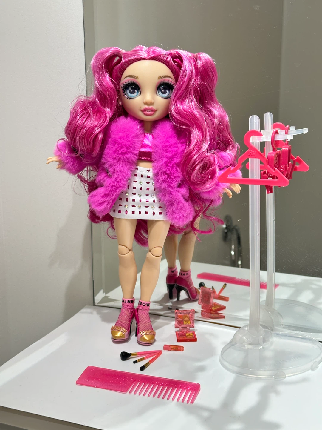 Excellent Like new Rare Rainbow High Stella Monroe doll - photo 5