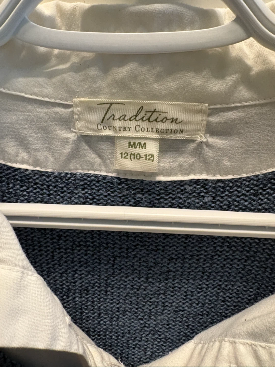 Women’s Sweater Size Medium $5 firm - photo 2