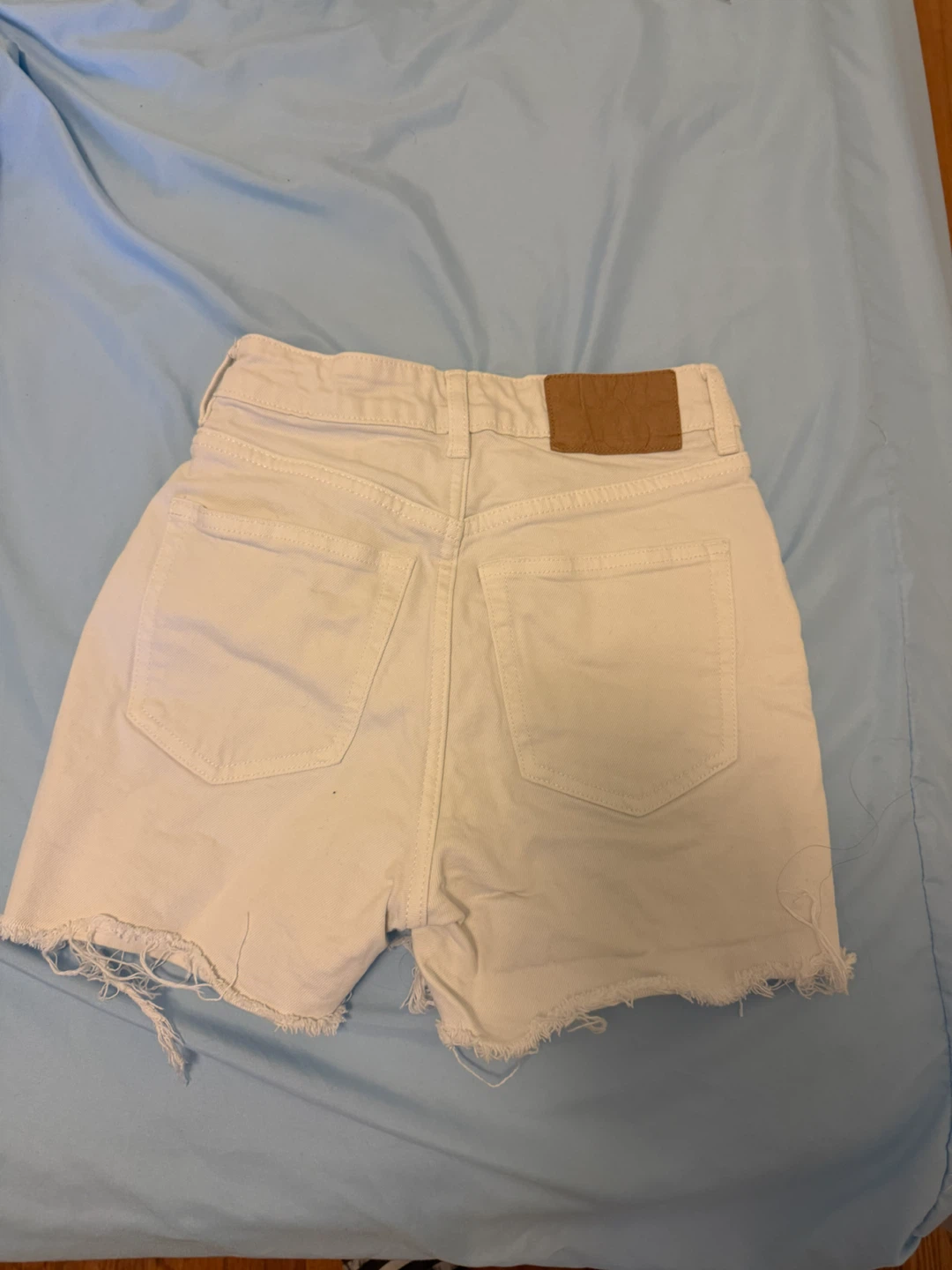 H&m High-Waisted Denim Shorts - photo 2