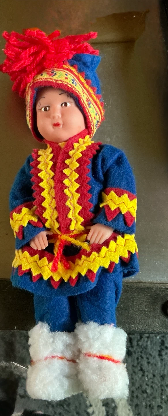 handmade Indigenous art doll in traditional Sámi dress - photo 2