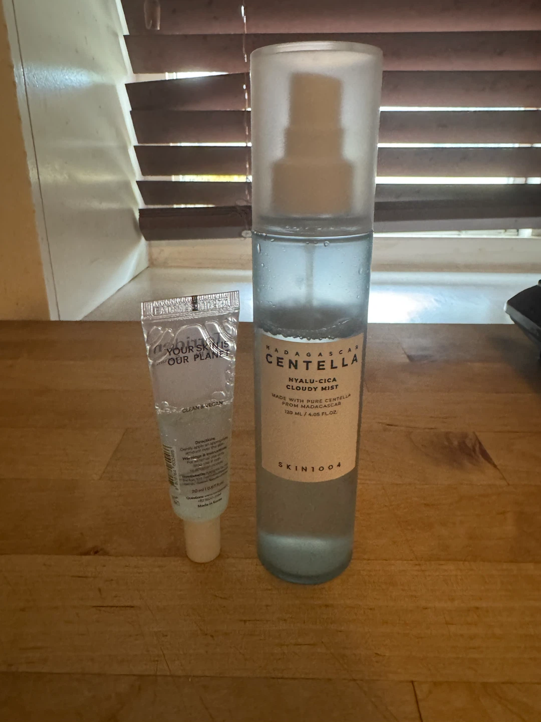 ISNTREE Hyaluronic Acid Toner & SKINFOOD Centella Mist Set - photo 3