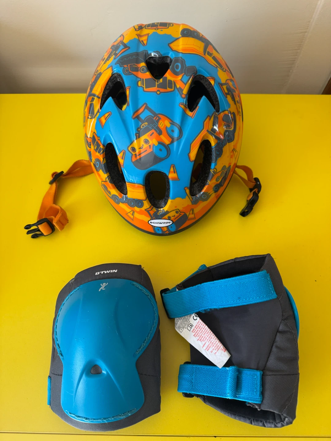 Casque vélo et genouillères Schwinn