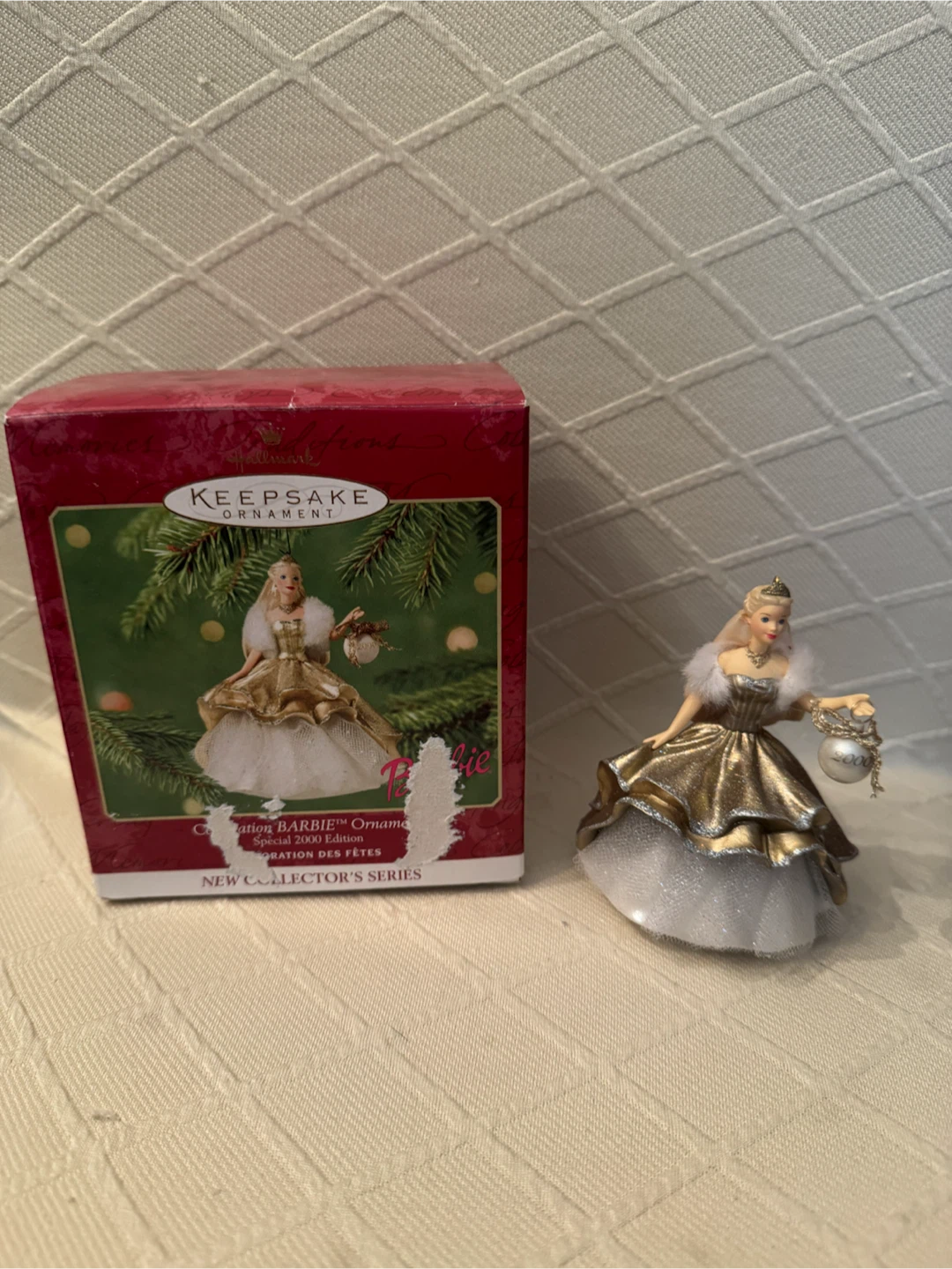 Hallmark Keepsake Ornament Celebration Barbie 2000