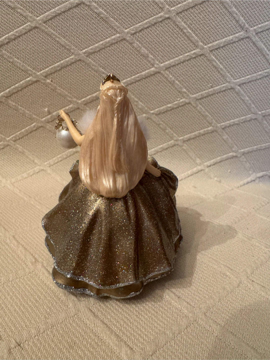 Hallmark Keepsake Ornament Celebration Barbie 2000 - photo 4