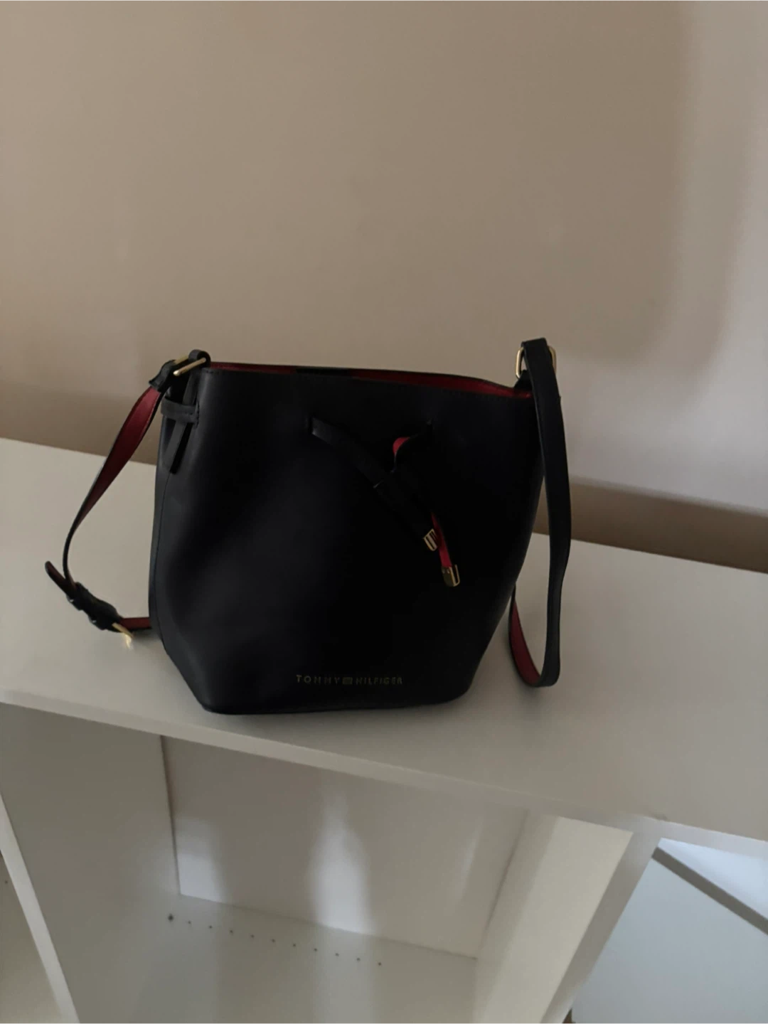 Tommy Hilfiger Black Bucket Bag - photo 2