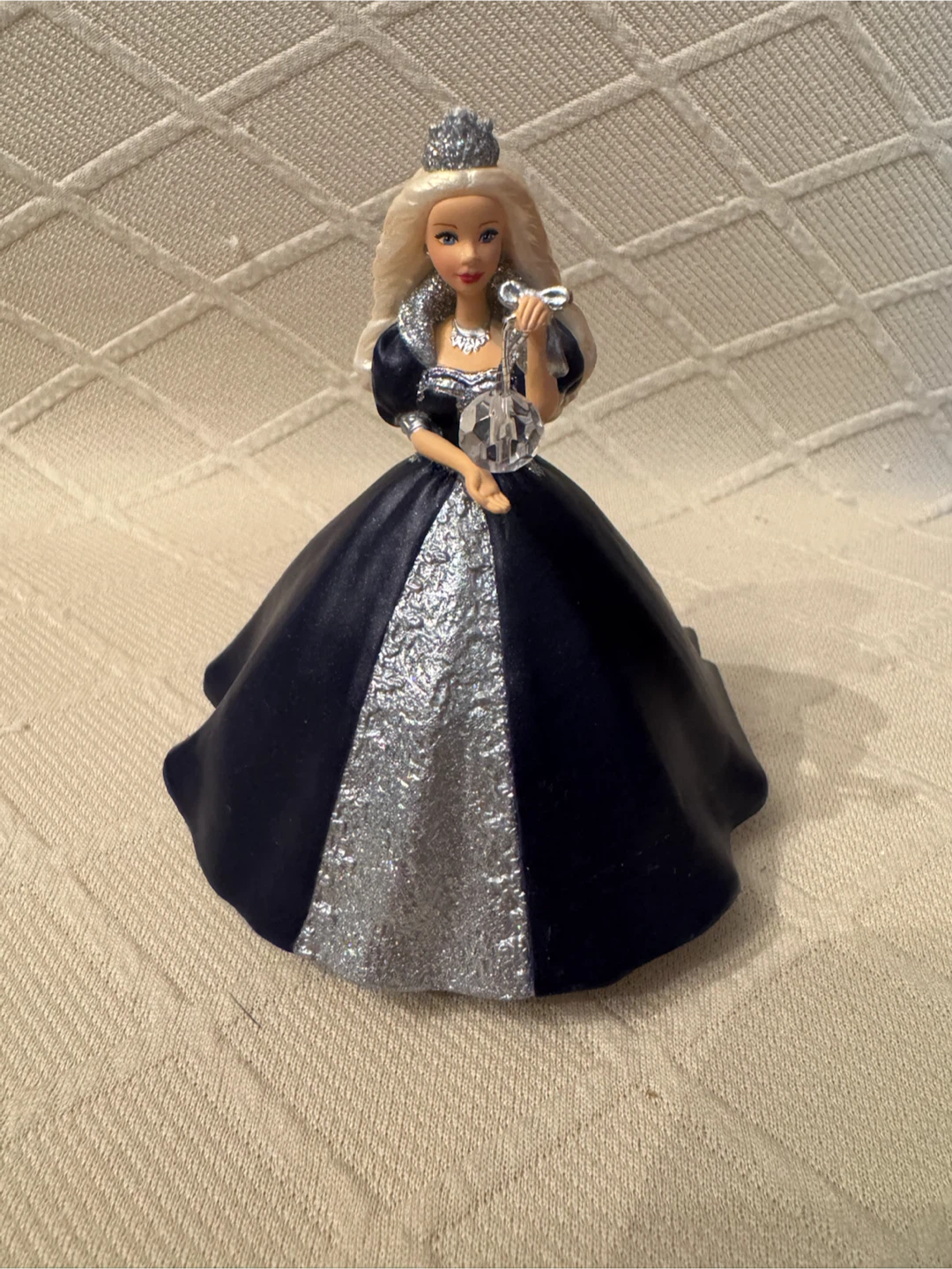 Hallmark Barbie Keepsake The Millennium Princess 1999 Ornament - photo 2