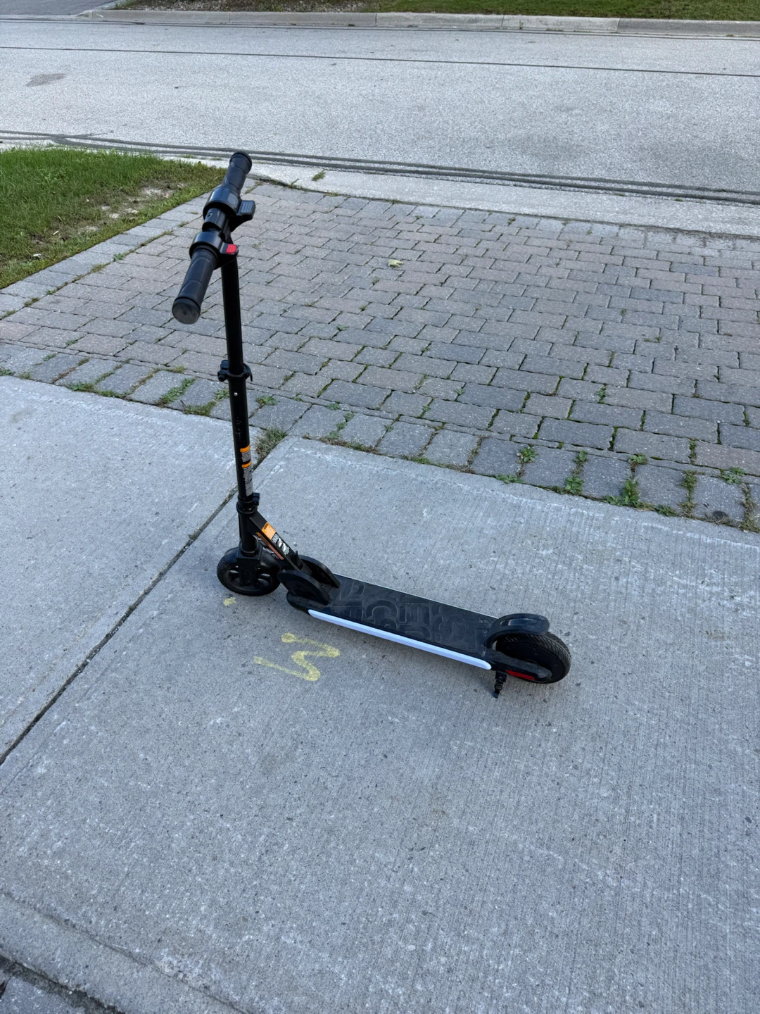Razor Black Label Kick Scooter