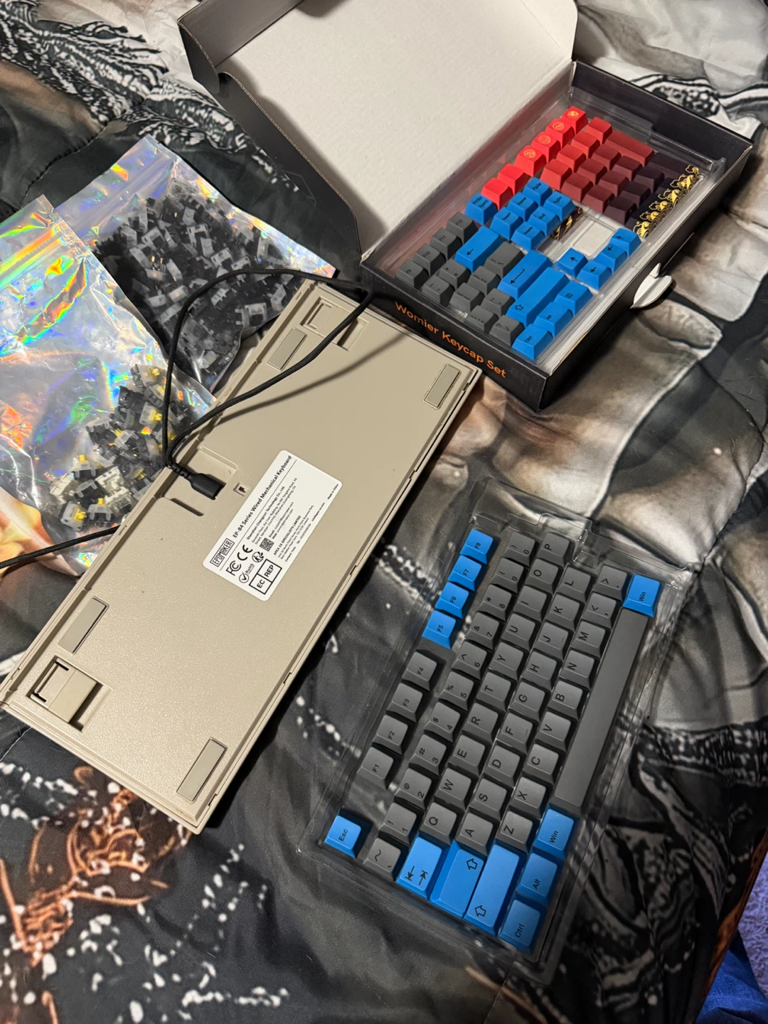 Epomaker Mechanical Keyboard & Wormier Keycap Set - photo 2