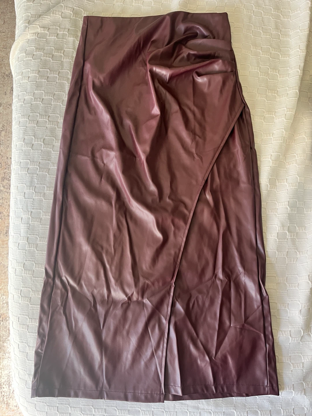 DAZY Burgundy Faux Leather Midi Skirt US4 - photo 3
