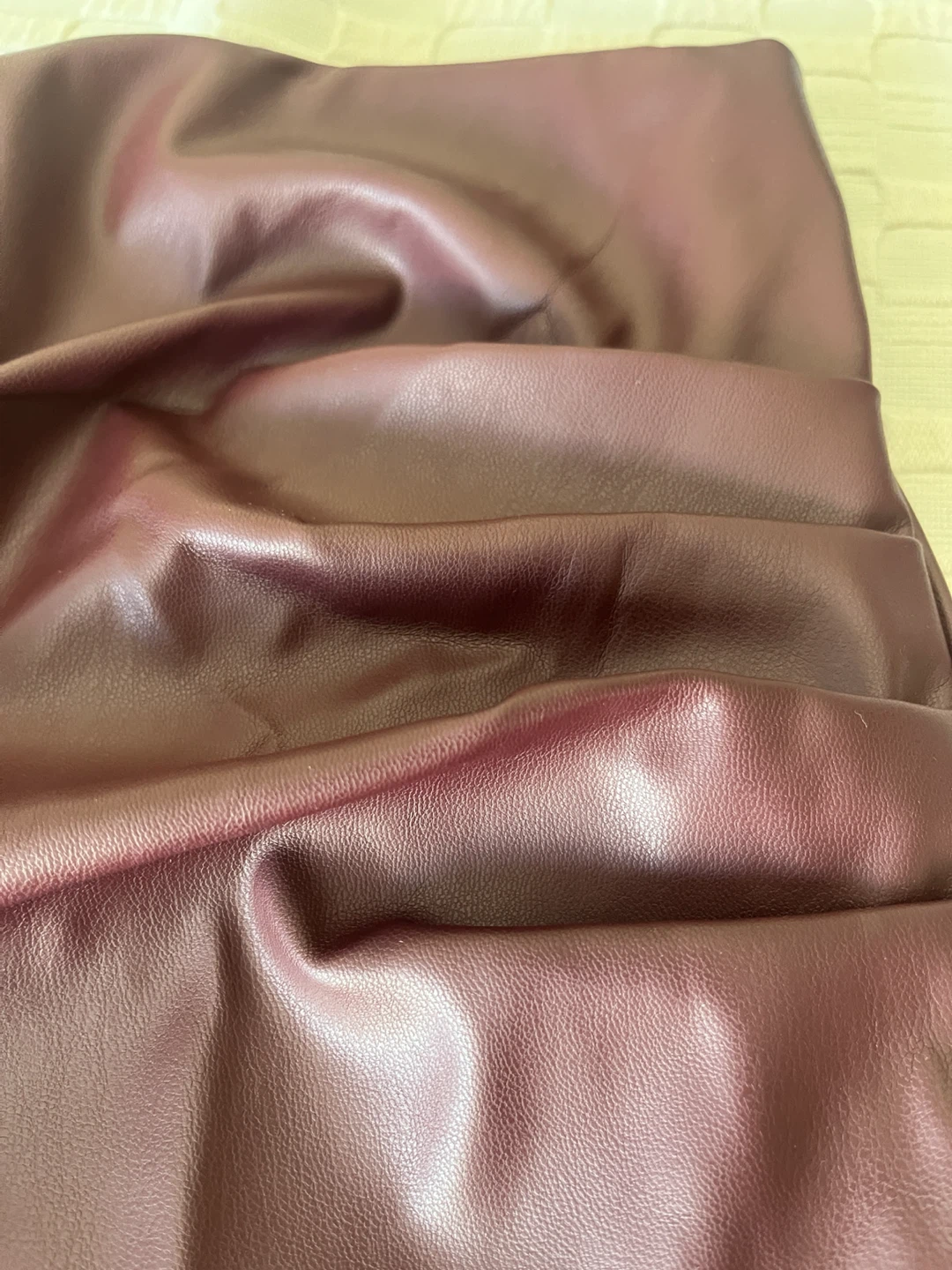 DAZY Burgundy Faux Leather Midi Skirt US4 - photo 4