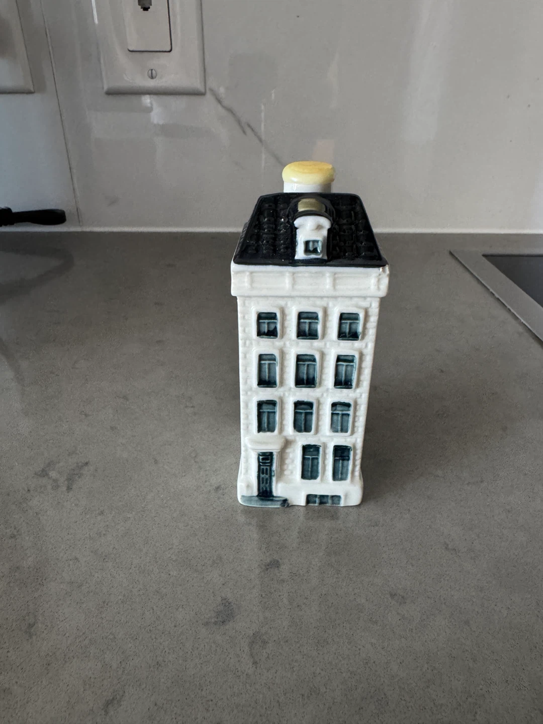 KLM Bols Delft Blue House No. 74