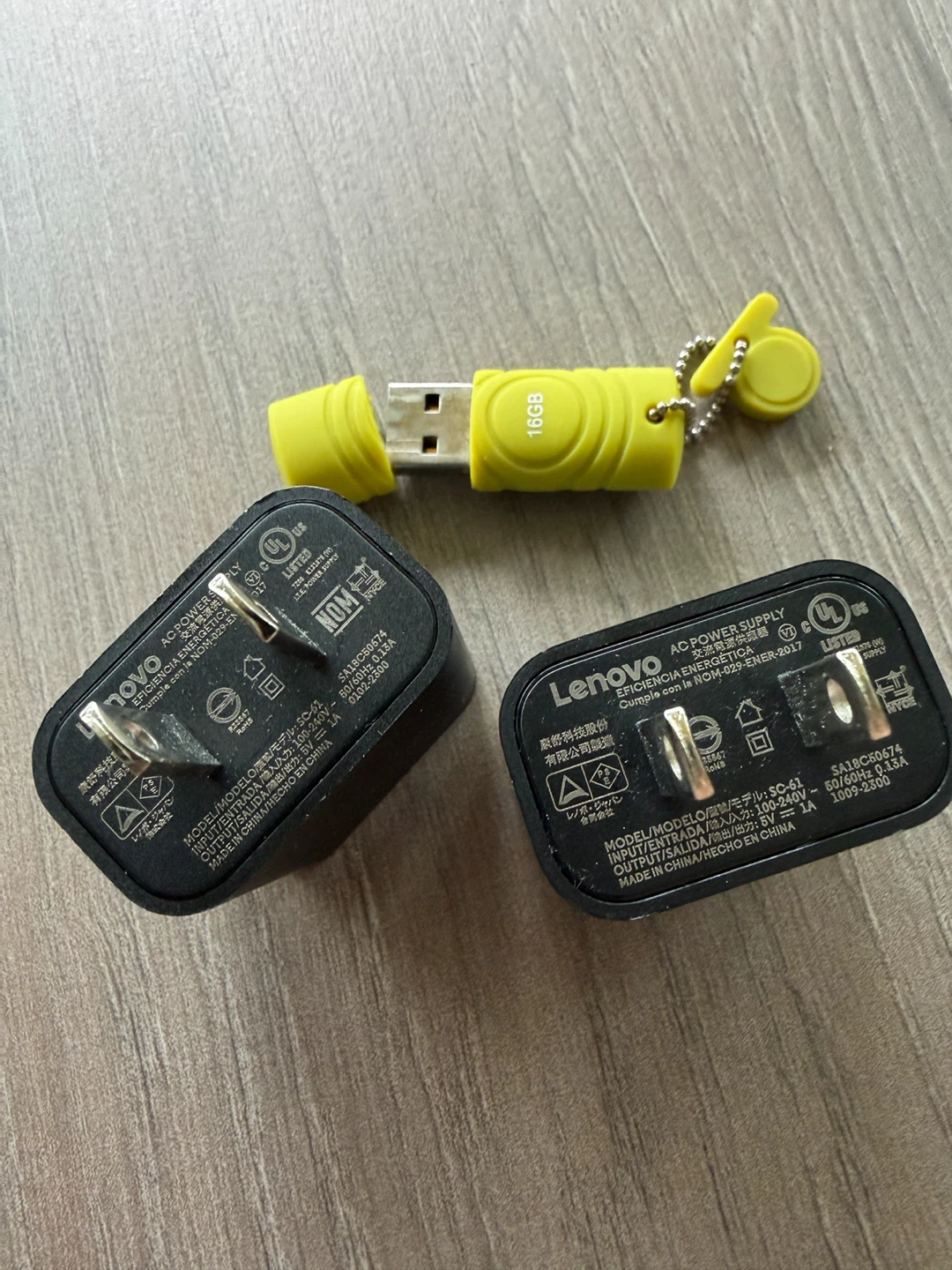 Set of Lenovo AC Power Adapters and 16GB USB Flash Drive - photo 2