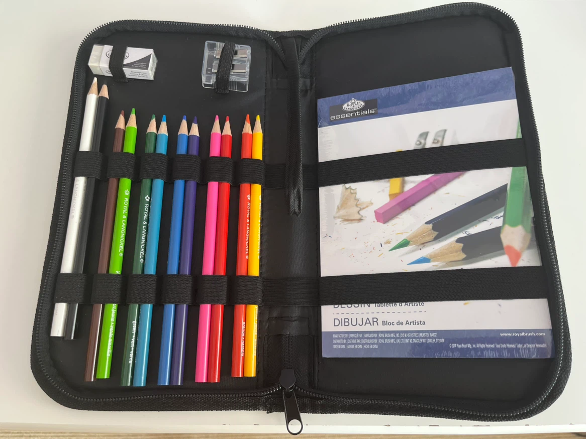 Royal & Langnickel Essentials Drawing Set