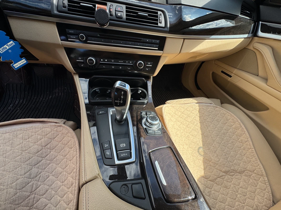 BMW 535i luxury sport sedan. no damage, second owner, NEGOTIABLE - photo 4