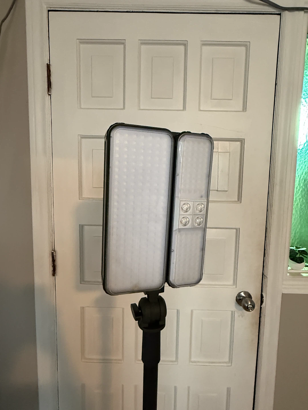 Portable LED Work Light with Tripod - photo 5