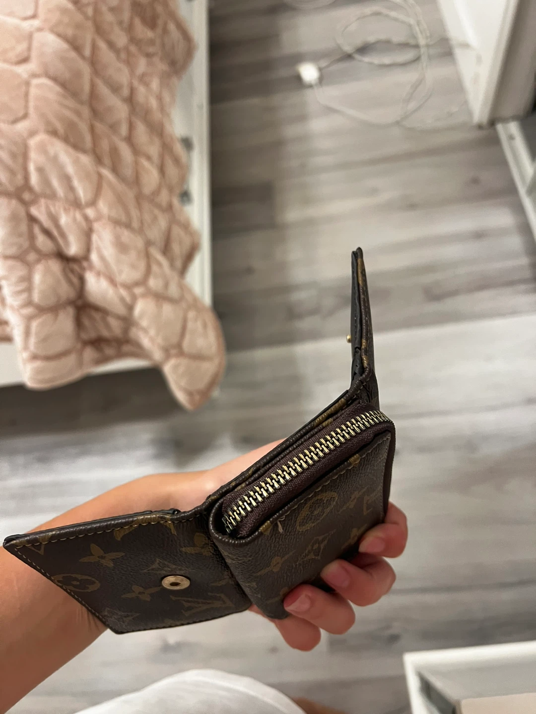 Louis Vuitton Monogram Small Wallet - photo 4