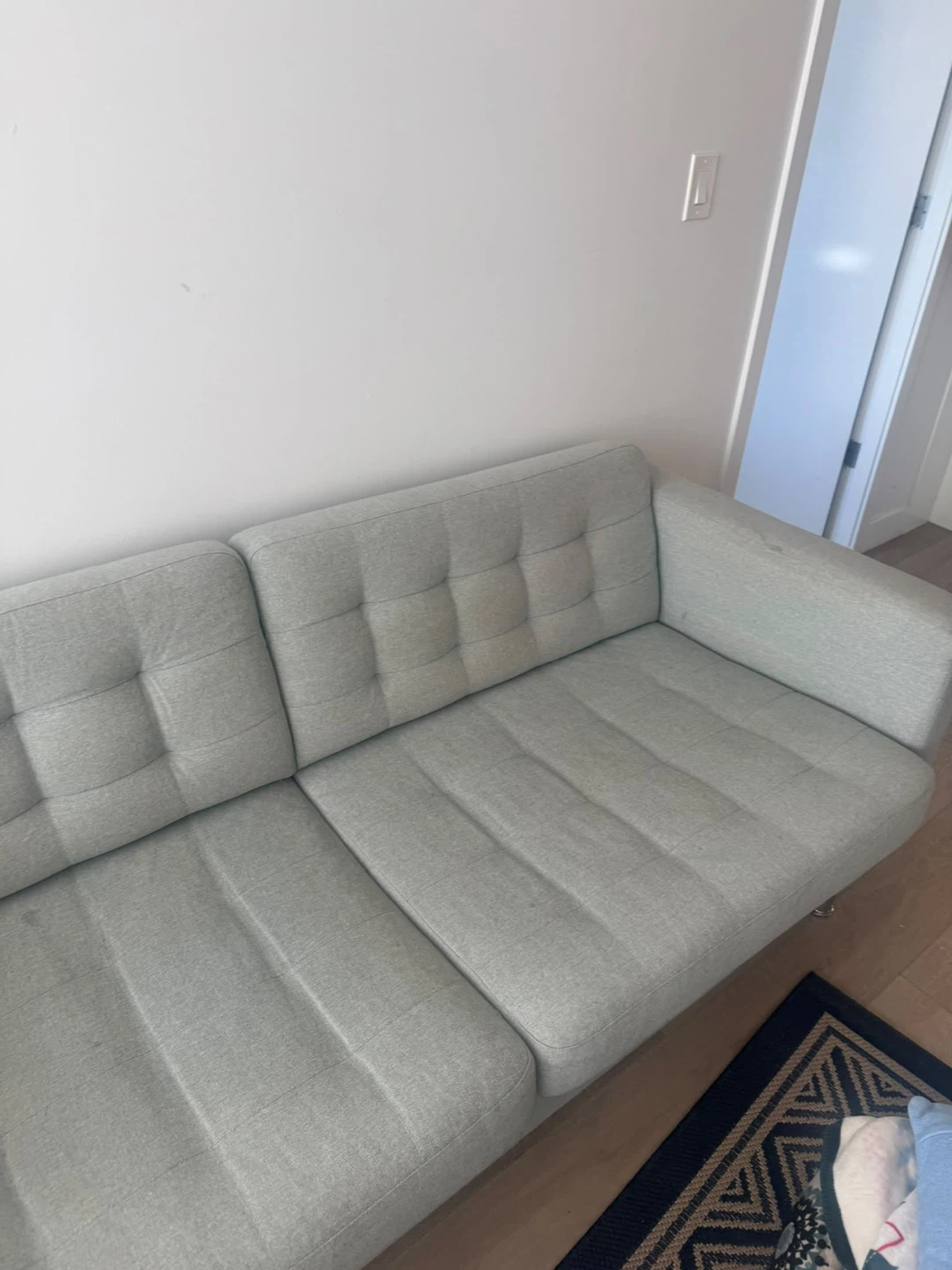 Light grey tufted sofa - photo 3