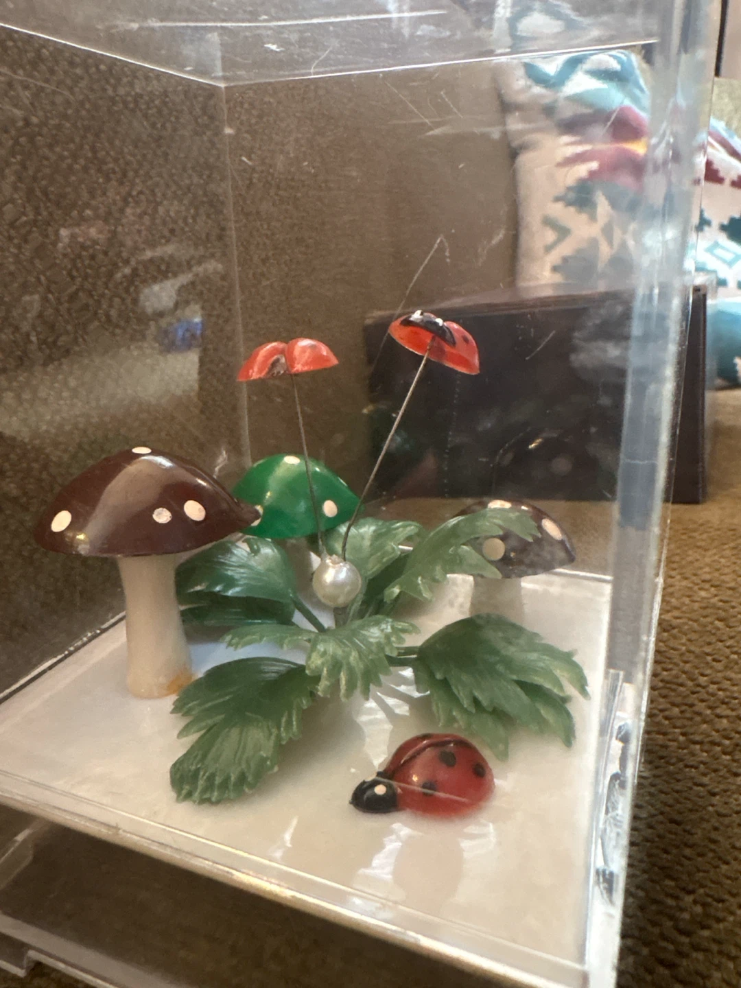 Mushroom and Ladybug music-box Display - photo 3