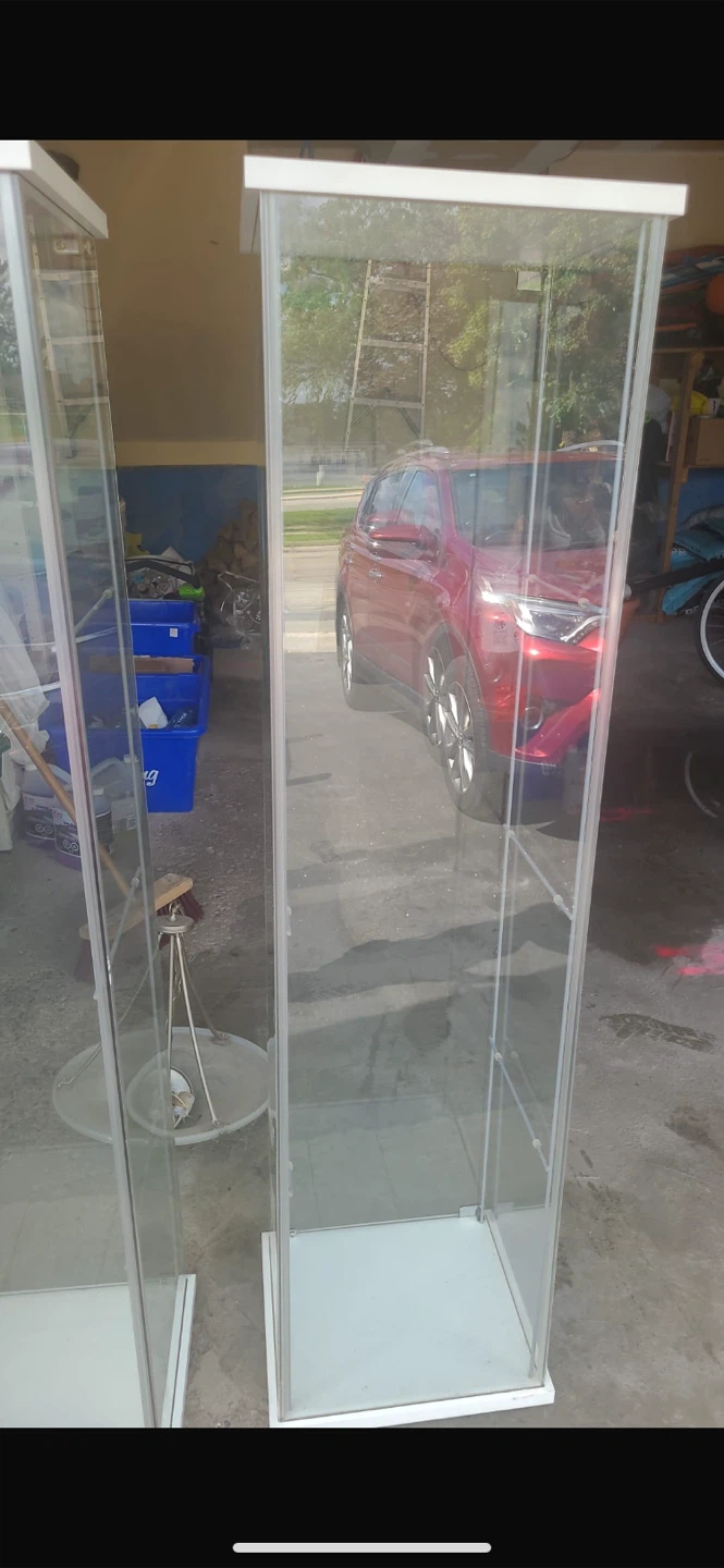 Display Case / Curio Cabinet