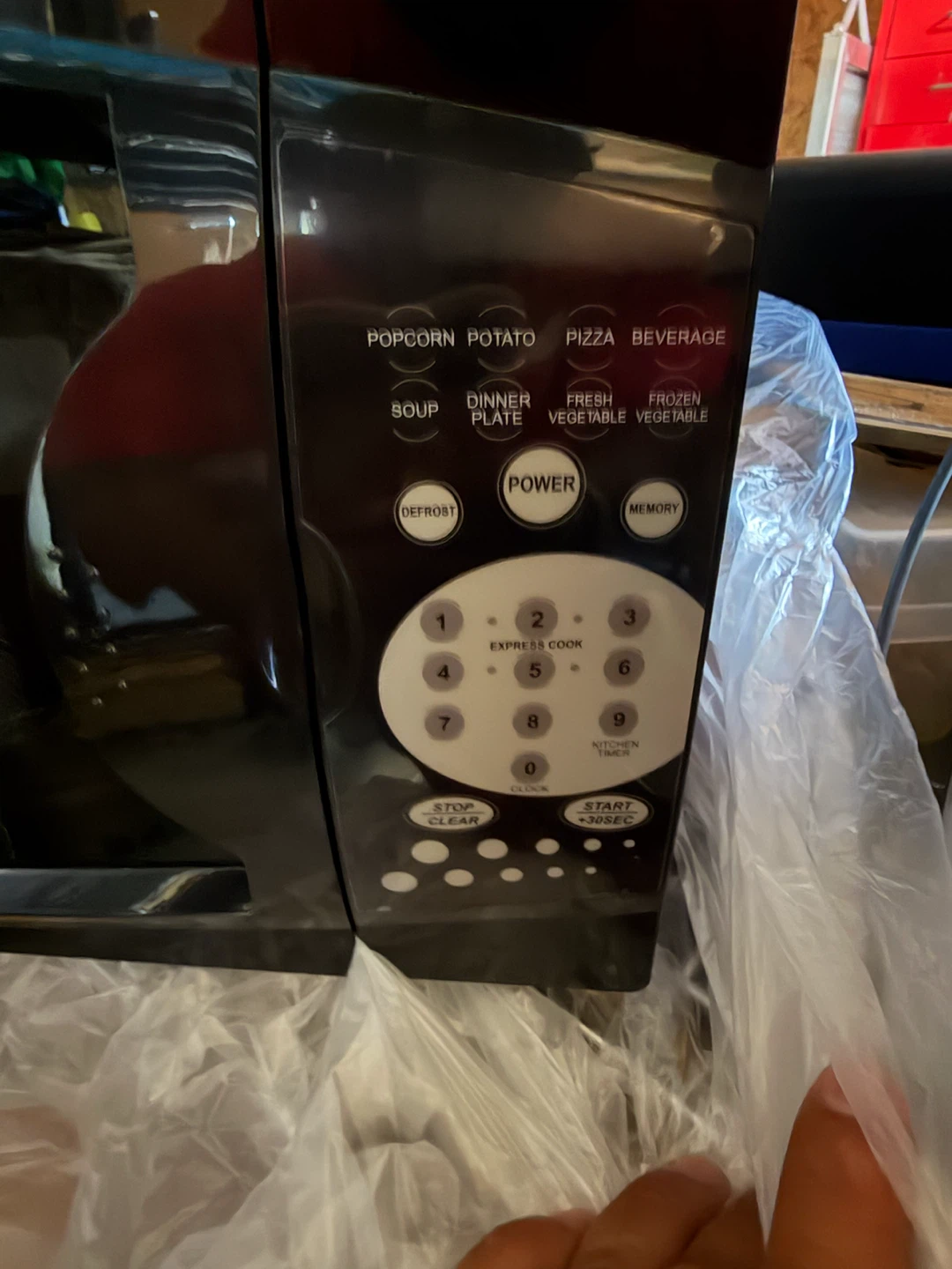 Magic Chef Countertop Microwave - photo 3