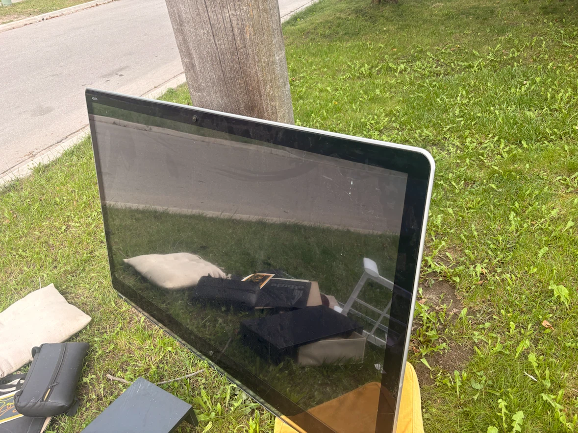 Sharp Aquos LC-60LE820UN LCD TV