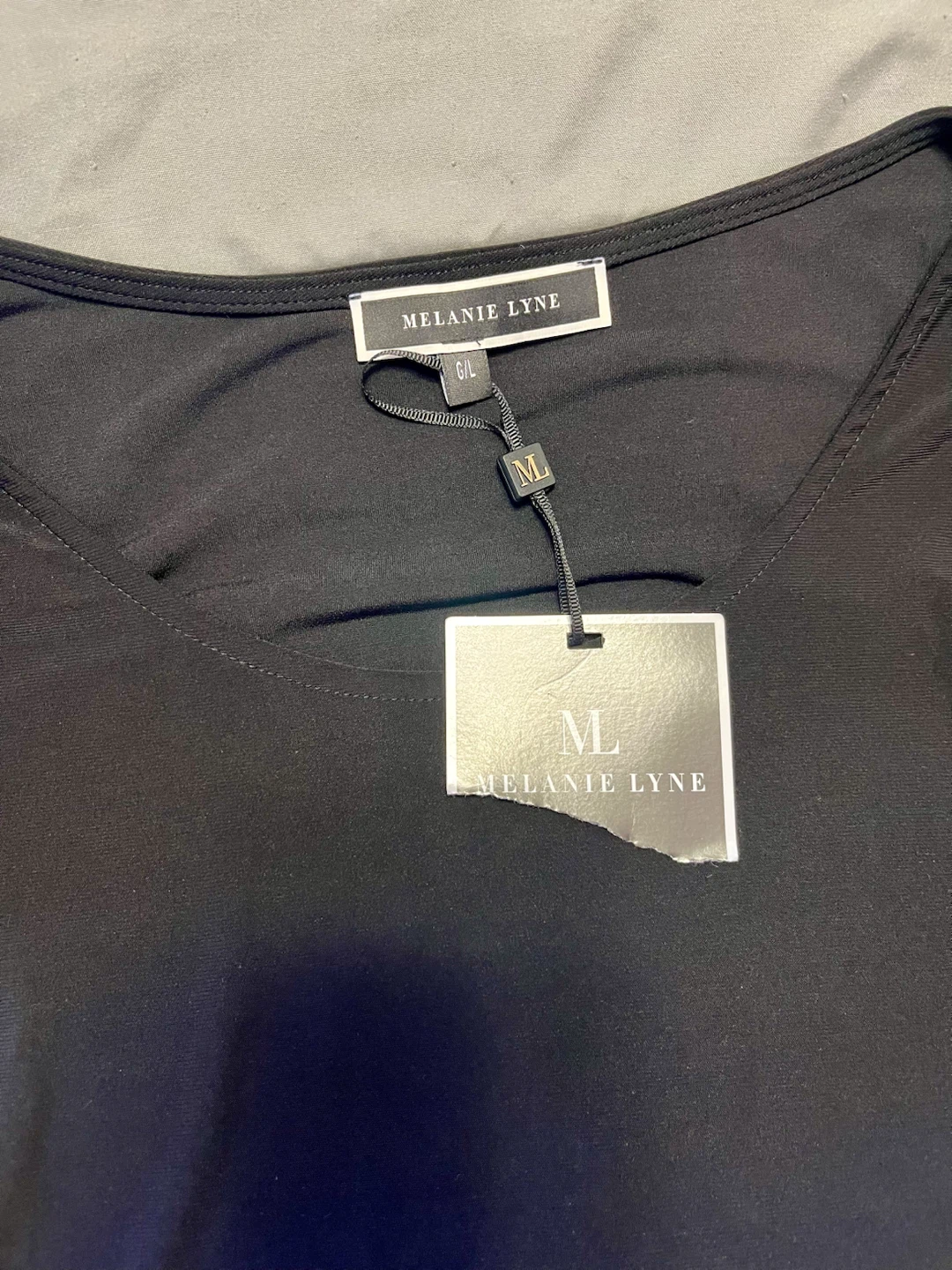 Melanie Lyne Women's Black Top with Ruffles Size G/L - photo 2