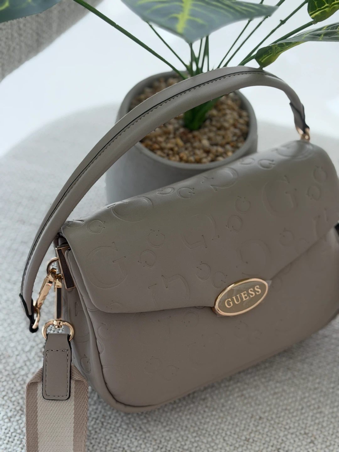 Guess Shoulder Bag