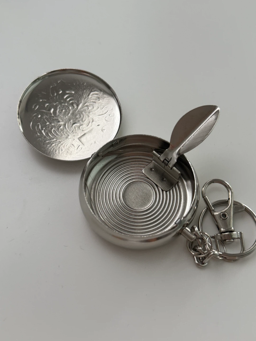 Silver Cross Design Keychain Ashtray - photo 2