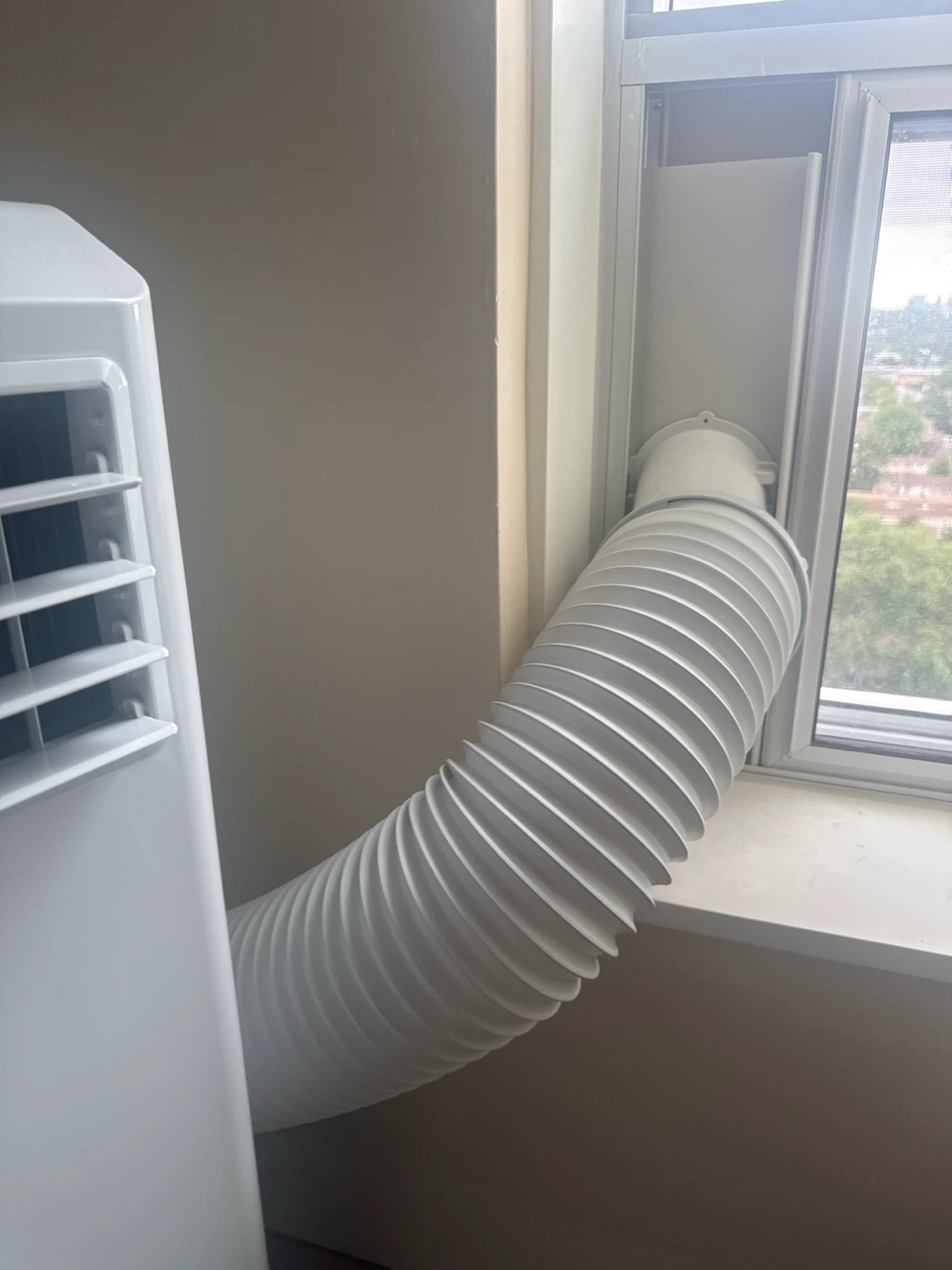 Hisense Portable Air Conditioner - photo 3