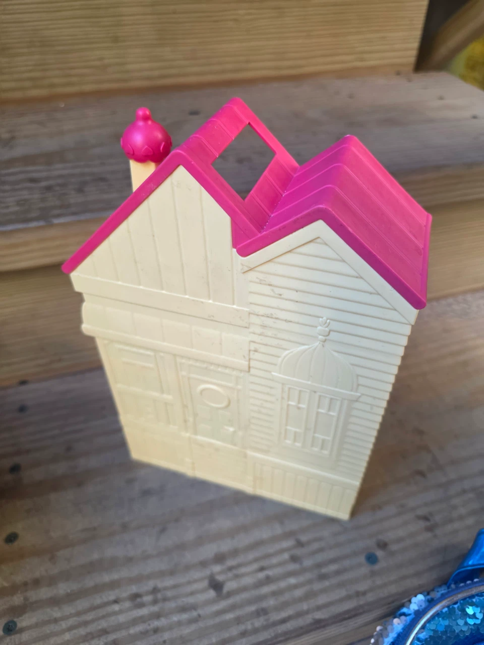 Bluey Toy Bundle: Treehouse, House, Plane, and Backpack - photo 5
