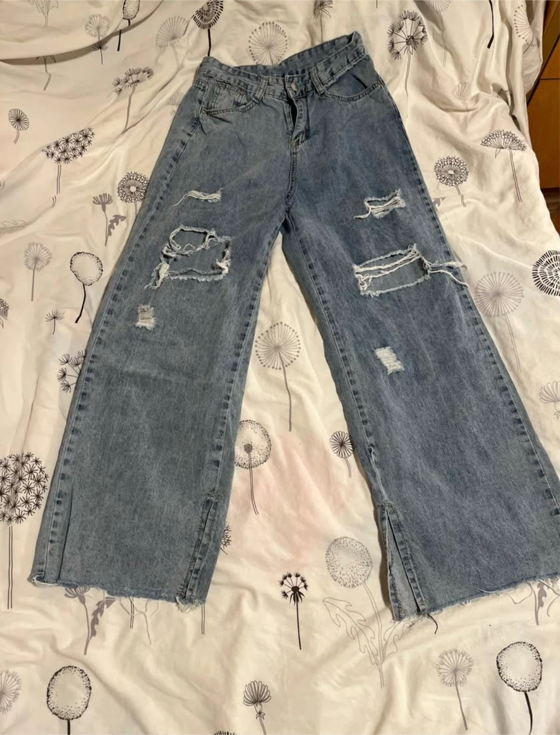 Light Wash Distressed Wide Leg Jeans