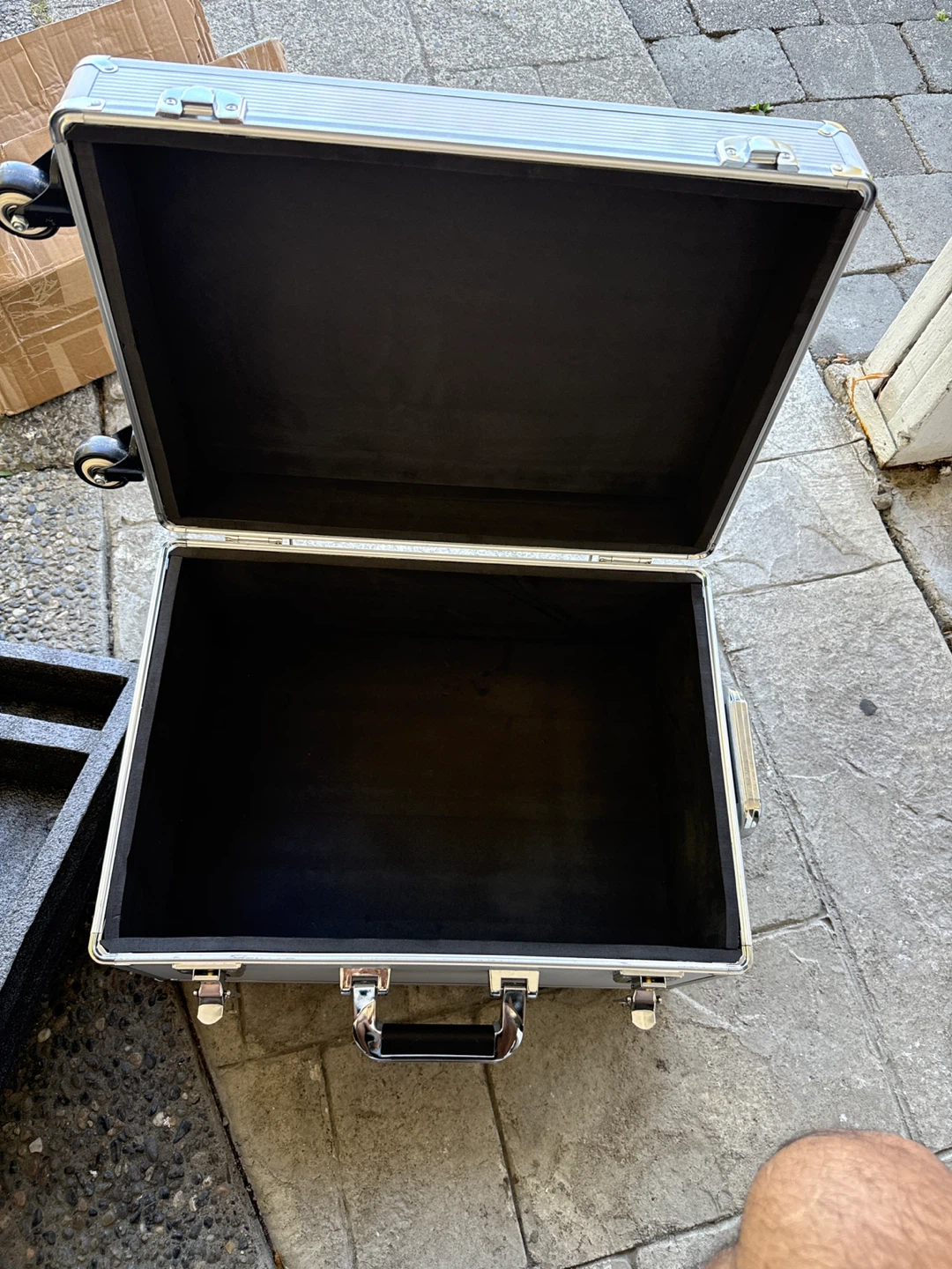 Rolling Aluminum Camera / Equipment Case – Like New