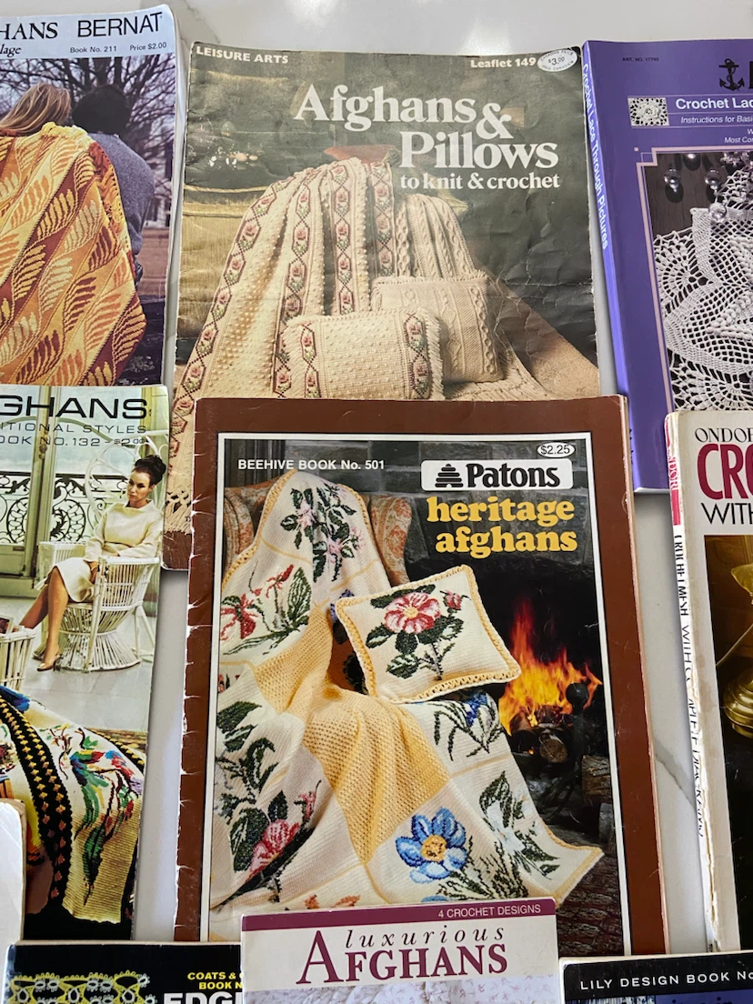Large Collection of Vintage Crochet Pattern Books - photo 4