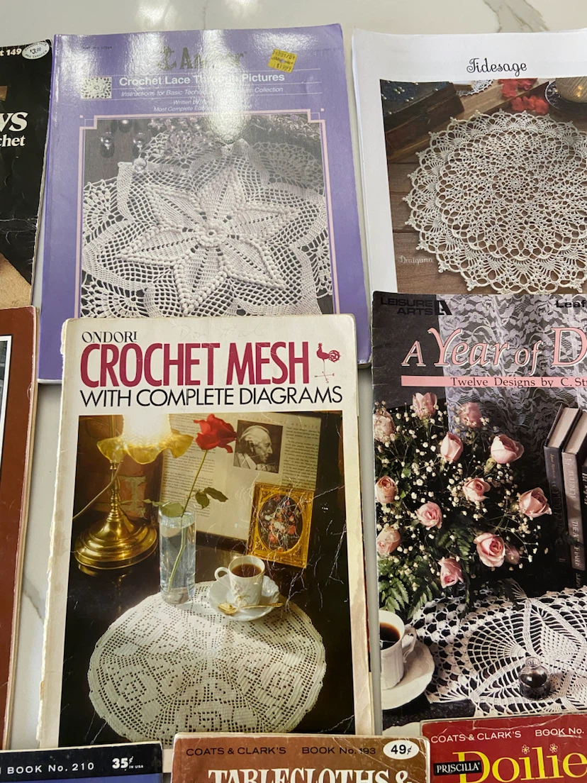 Large Collection of Vintage Crochet Pattern Books - photo 5